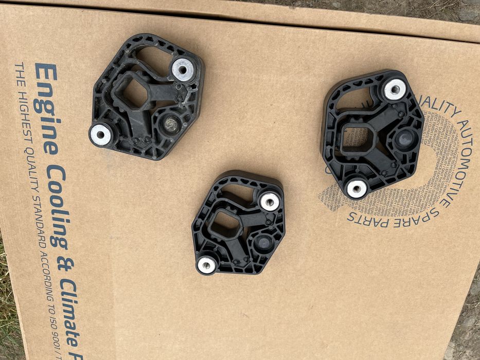 Втулка інтеркулера xc90 (16-), s/v/cc90 (17-), xc6 VOLVO 31439575