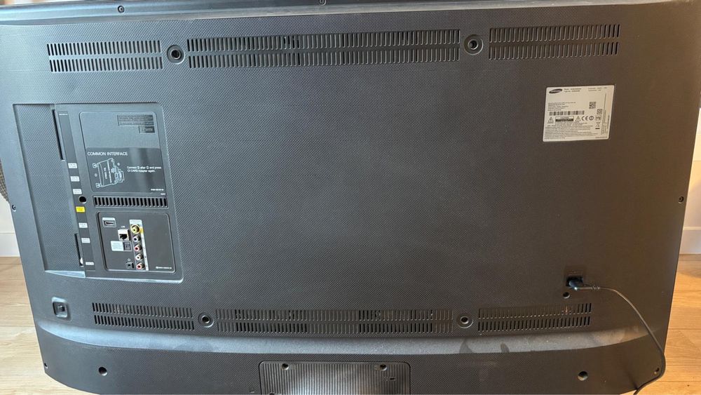 Telewizor Samsung UE48J6300 uszkodzona matryca