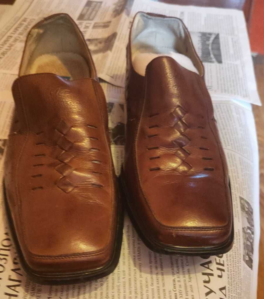 Продам мужские демесезонные туфли р 42