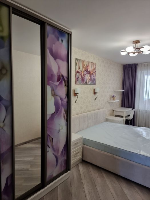 Шикарна 3к з ремонтом та  видом на Дніпро, Сонячна набережна.  ТОРГ!