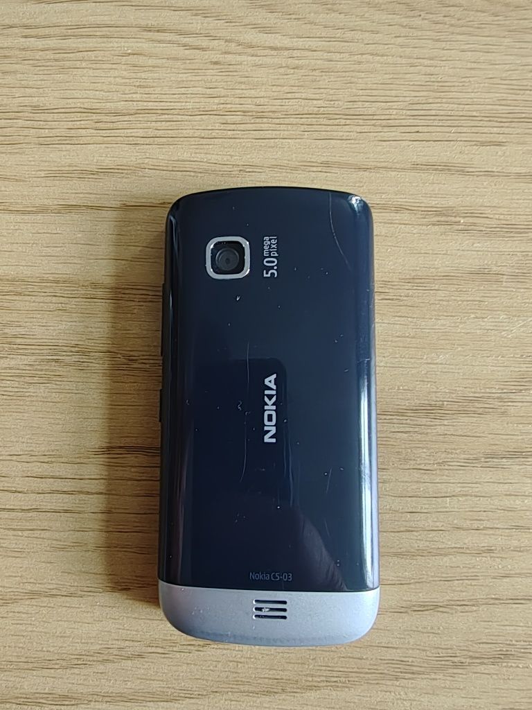 Nokia C5-03 + ładowarka