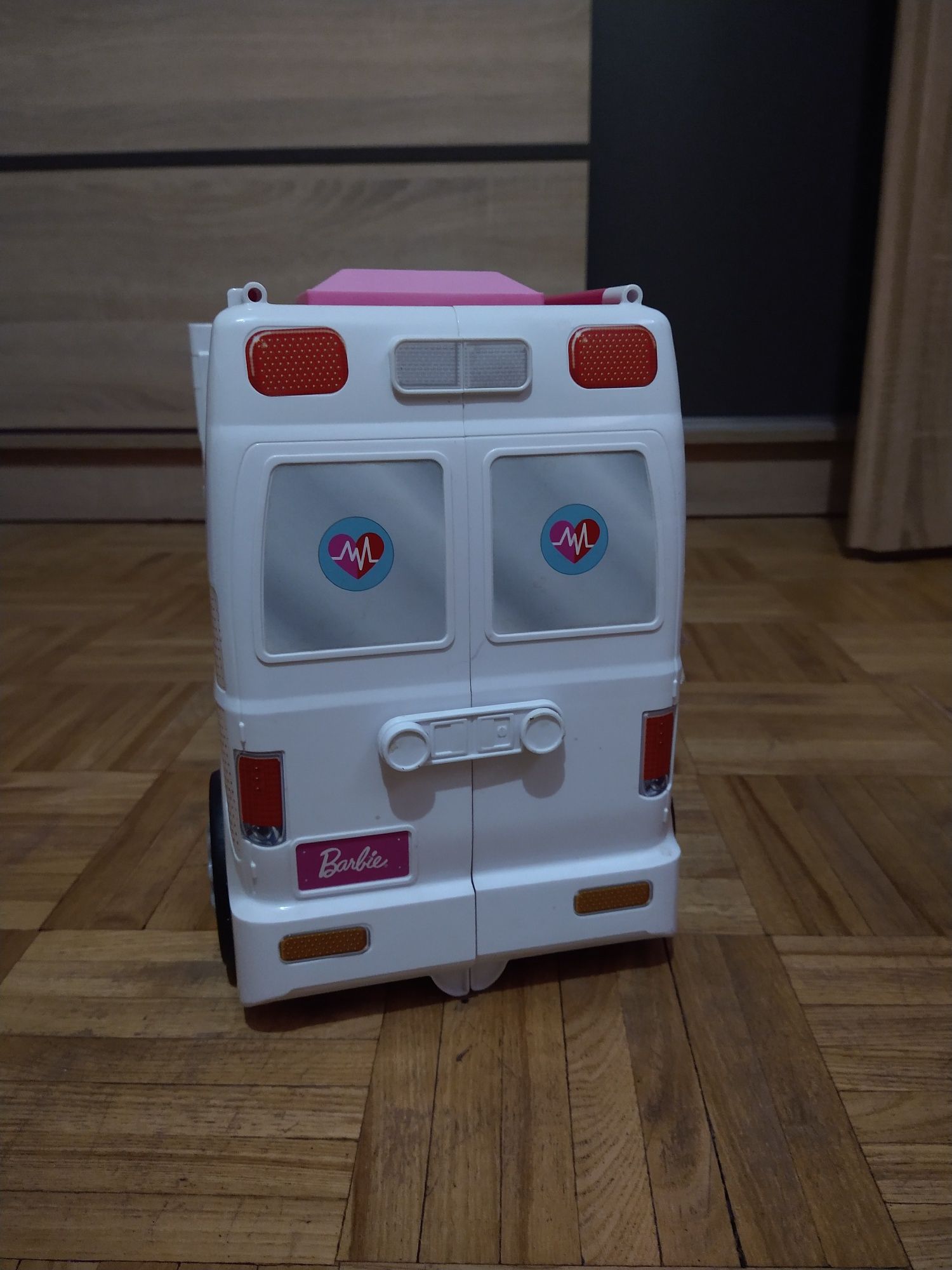Ambulans Barbie STAN BDB