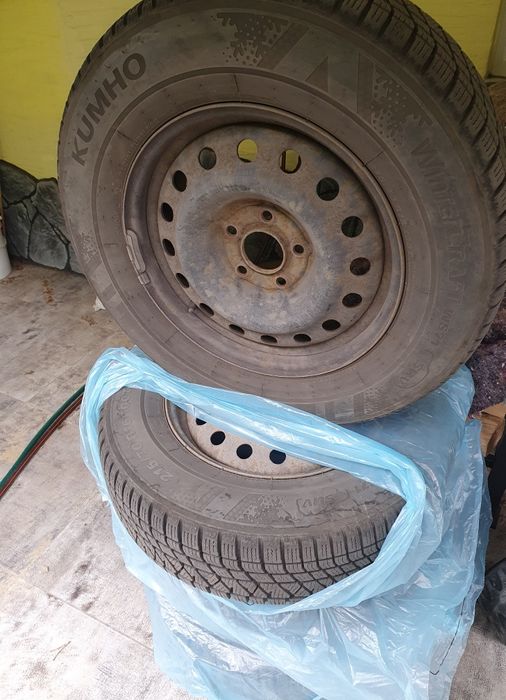 Kpl kół 16"  5x114,3 opony zima 215x70