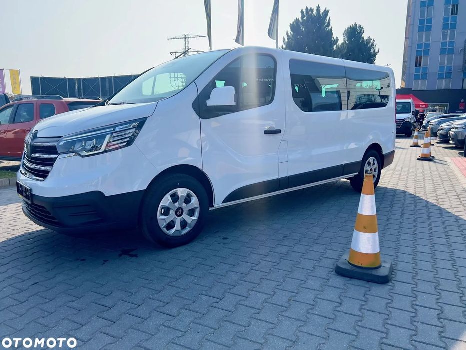 Renault Trafic 9 Miejsc • Plac • Lodówka Gratis