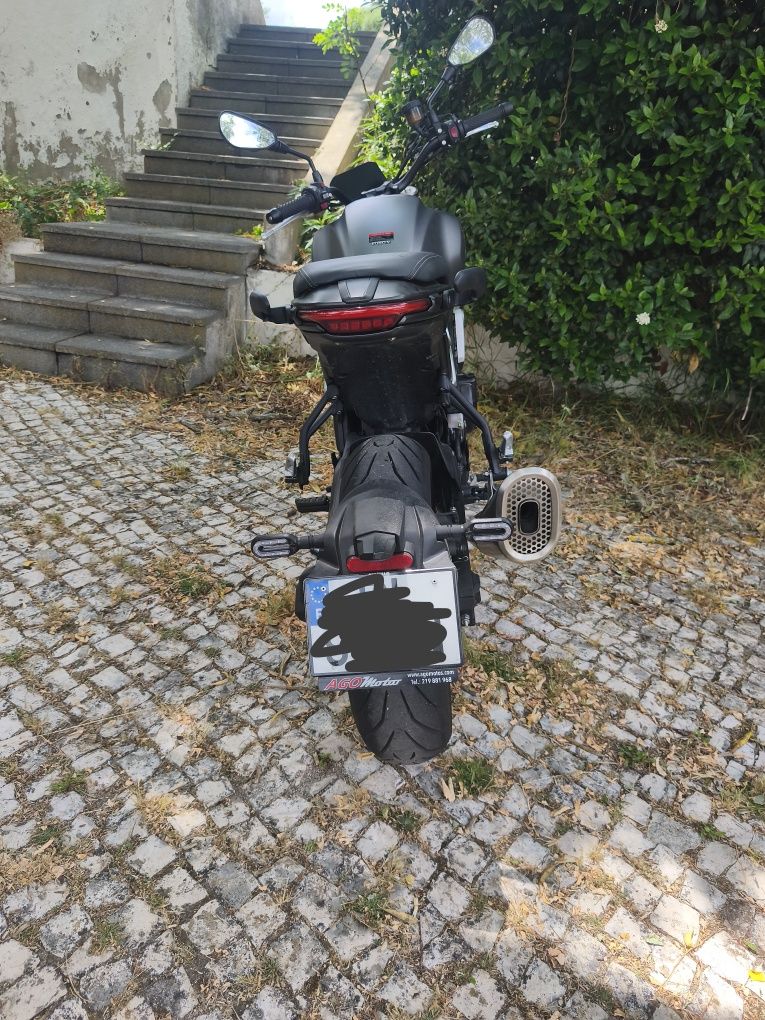 Voge 500AC em ótimo estado