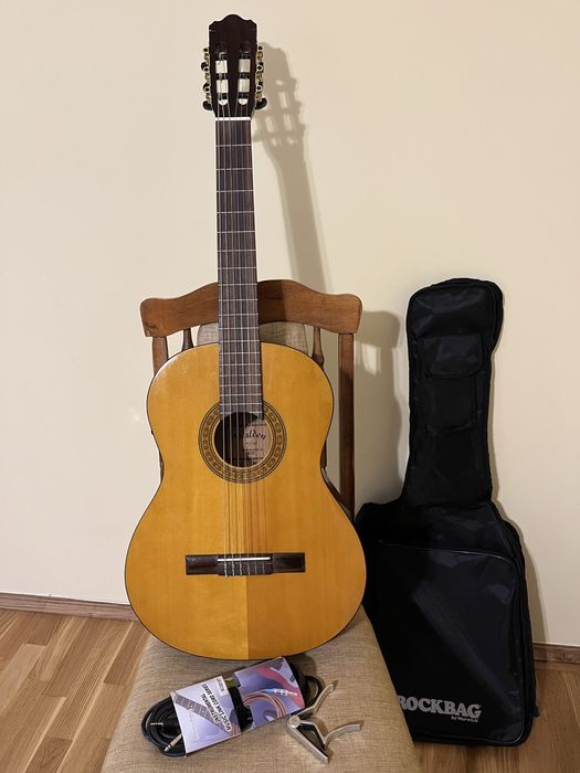 Електроакустична гітара Walden N350E