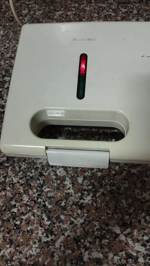 Torradeira a funcionar