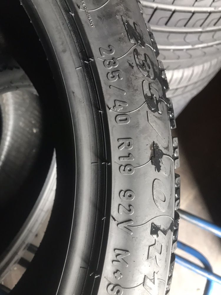 235/40/19 R19 Pirelli SottoZero Winter 240 AO 4шт новые зима