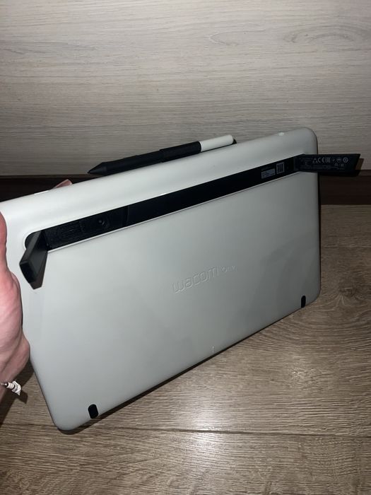 Графічний планшет Wacom One (DTC133W0B)