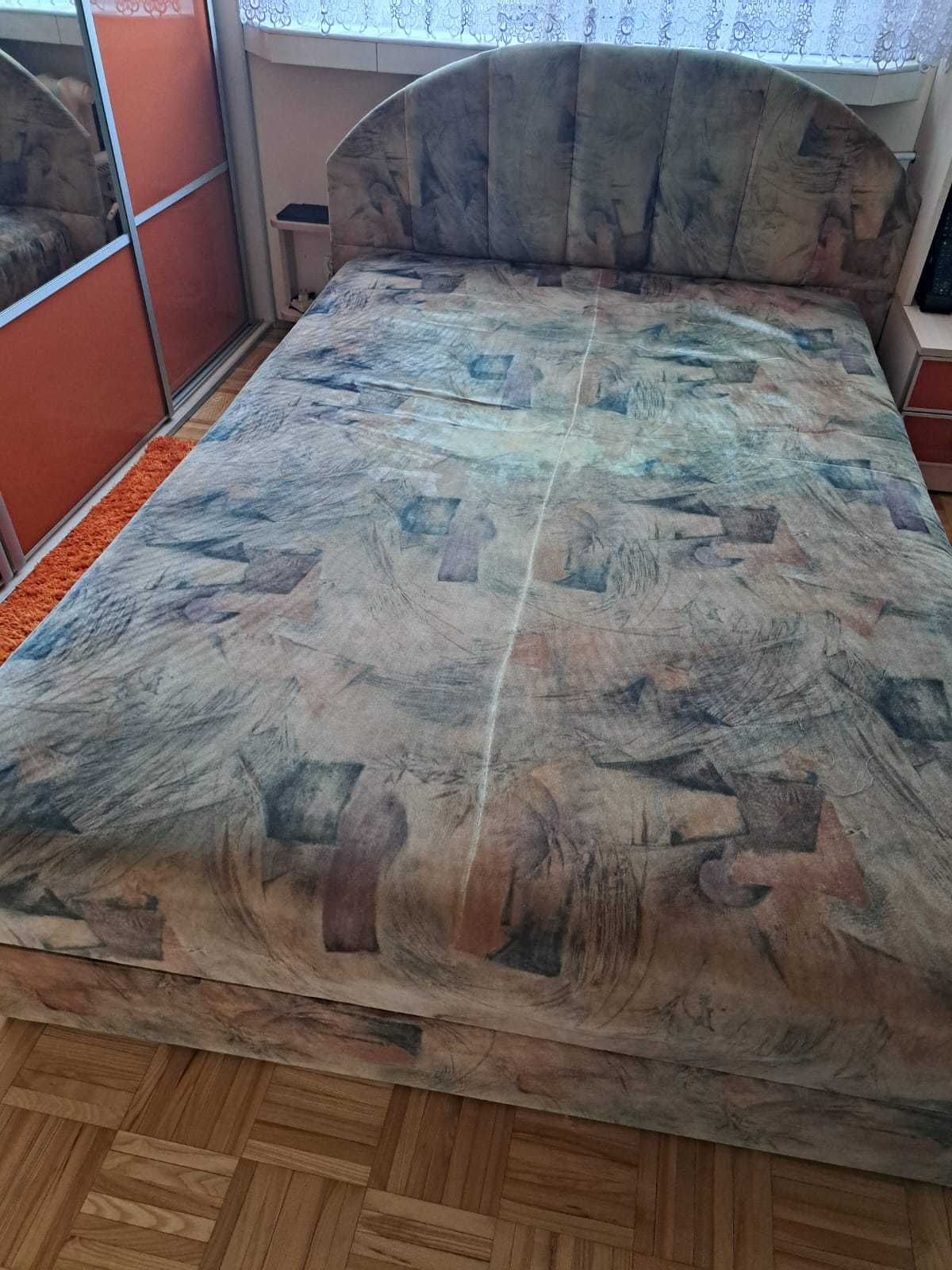 Sprzedam łóżko kontynentalne.