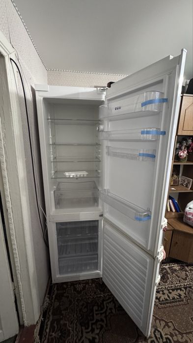 Продам холодильник