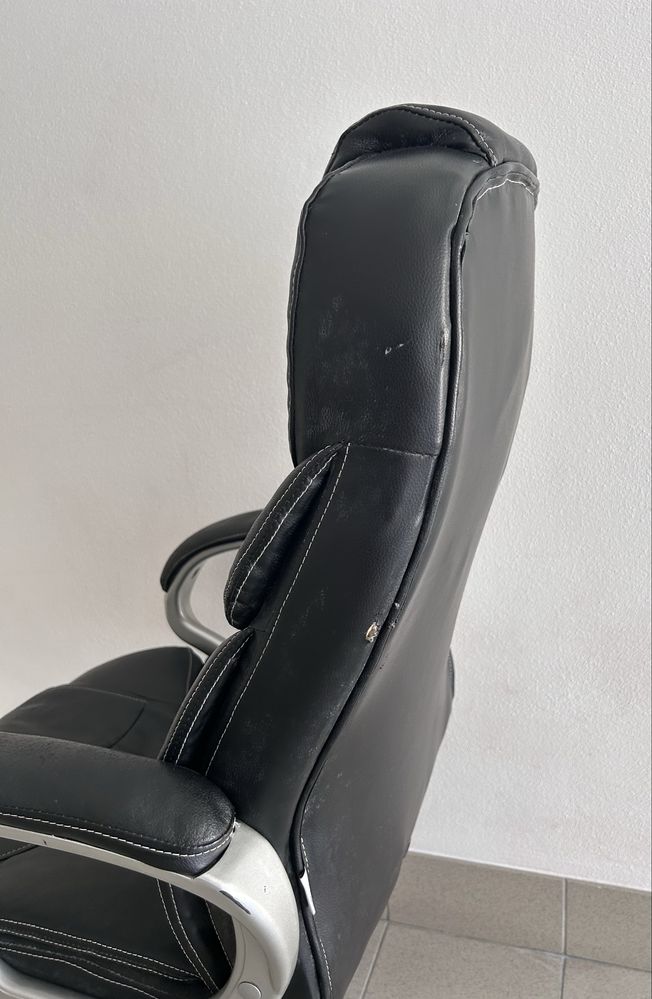Cadeira preta de escritório