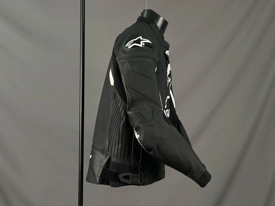 Мотокуртка Alpinestars, Dainese, Macna GP Plus R v4
