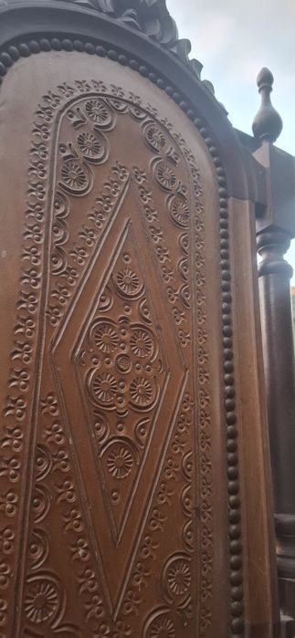 Mesa e 6 cadeiras, estilo antigo