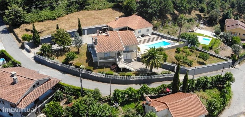 Moradia Ind. V3 c/ Piscina - Pinheiro