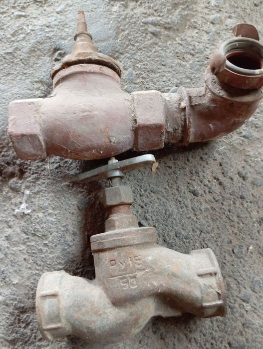 Вентиль водопровідний чугунний