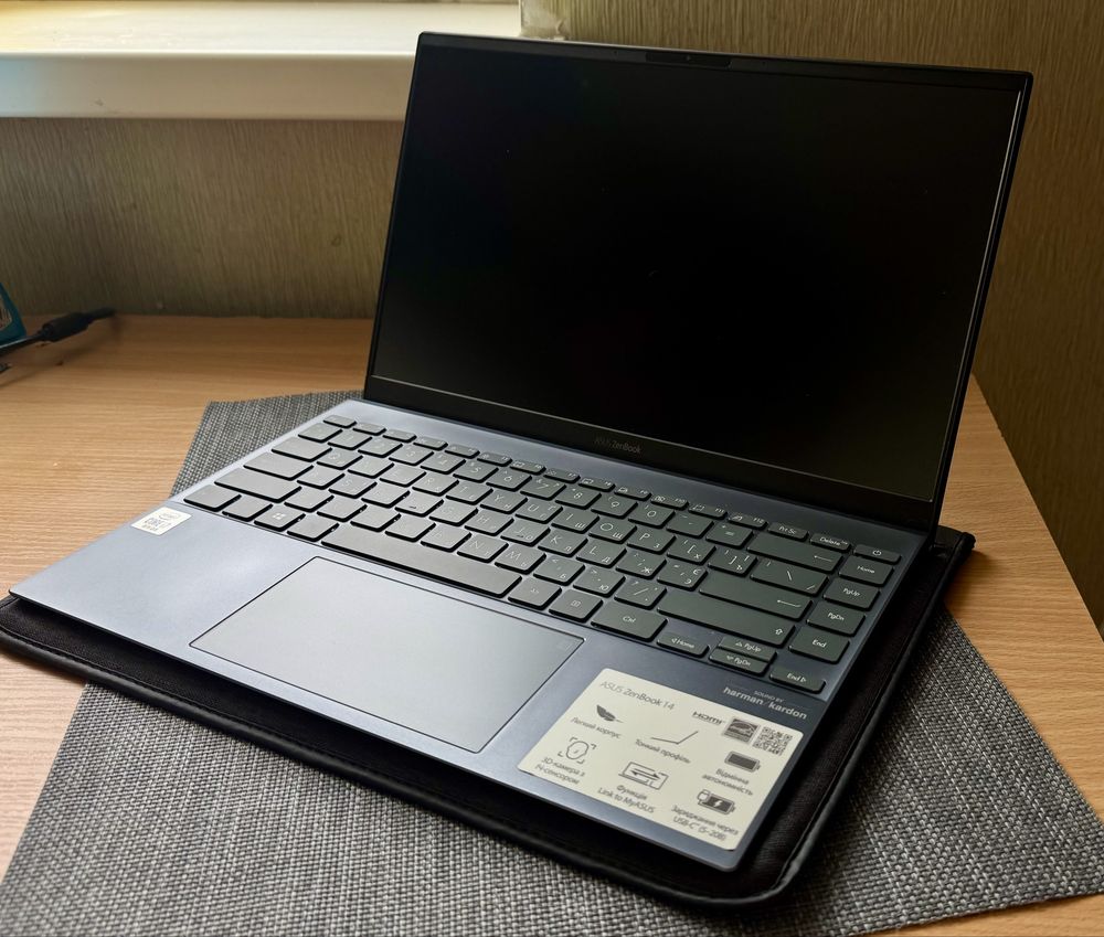 Asus ZenBook 14 UX425J intel core i7