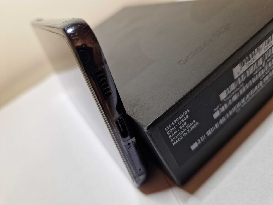 SAMSUNG Galaxy S22+ 8/128GB 5G 6.6" Czarny Nowy