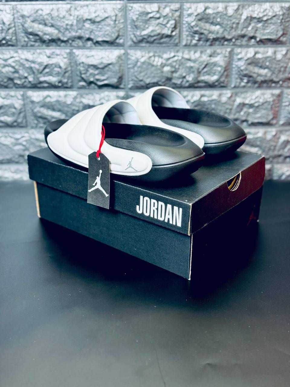 Летние шлепанцы Jordan мужские white\black. Стильні Джордан пляжні