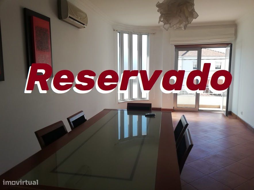 Apartamento T2 Meadela, com garagem e lavandaria