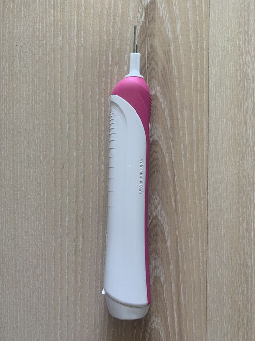 Szczoteczka elektryczna Oral-B (sprzedam)