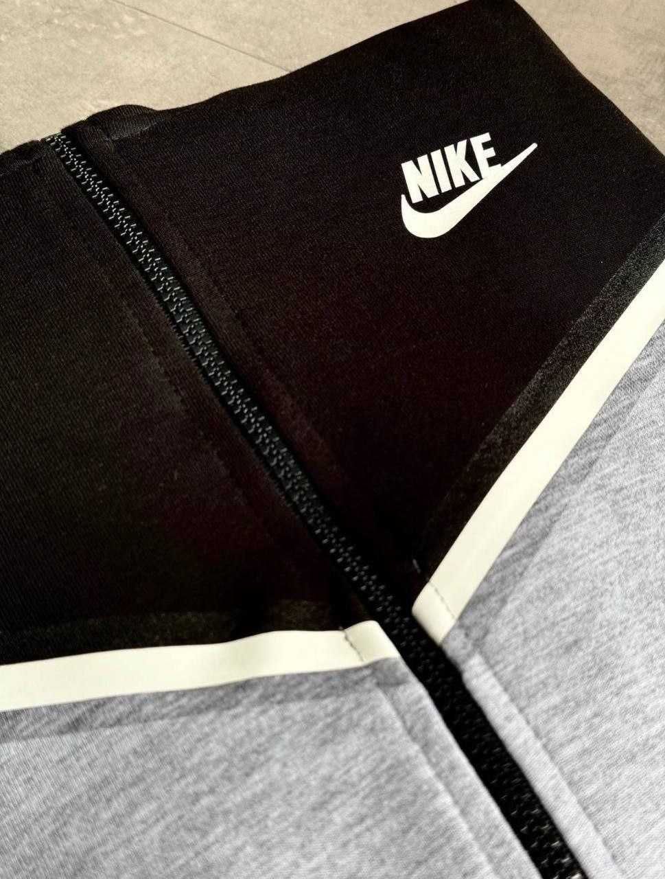 Nike Tech Fleece