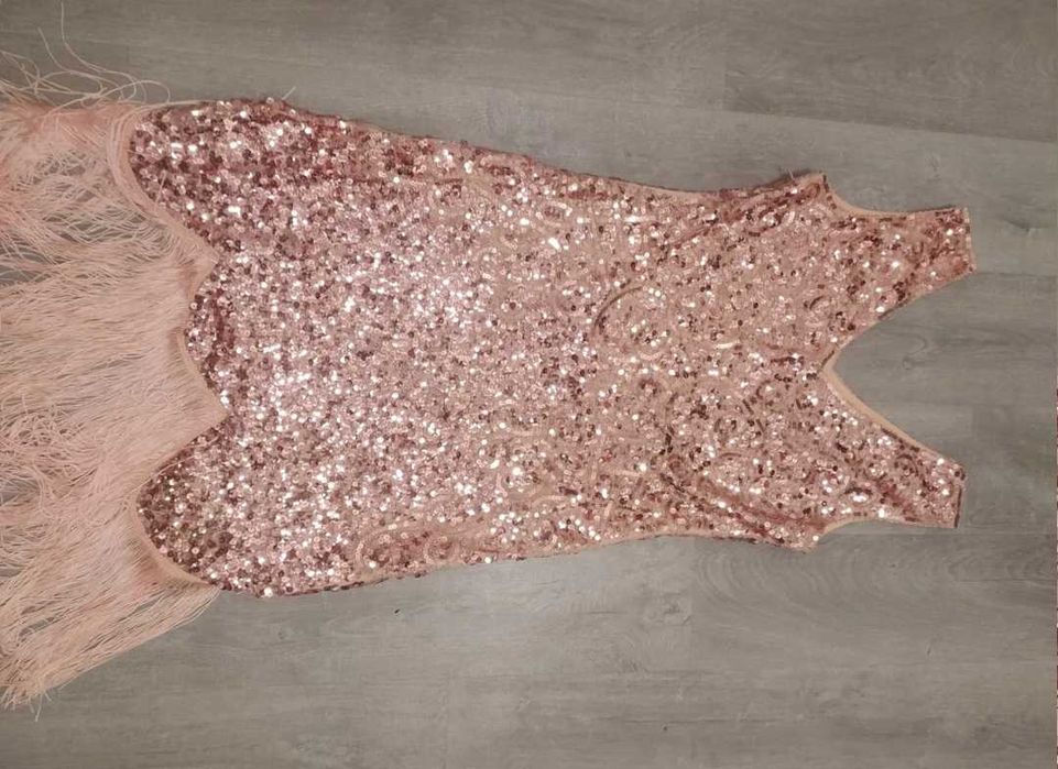 Sukienka cekinowa różowa rozmiar 44