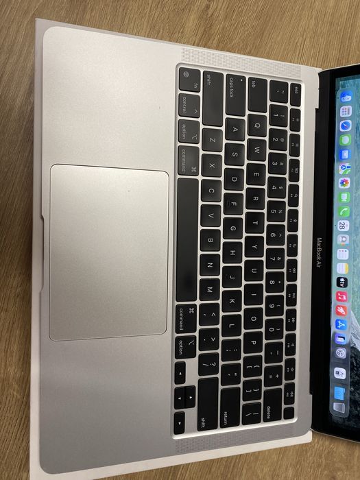 MacBook Air M1/8/256 silver