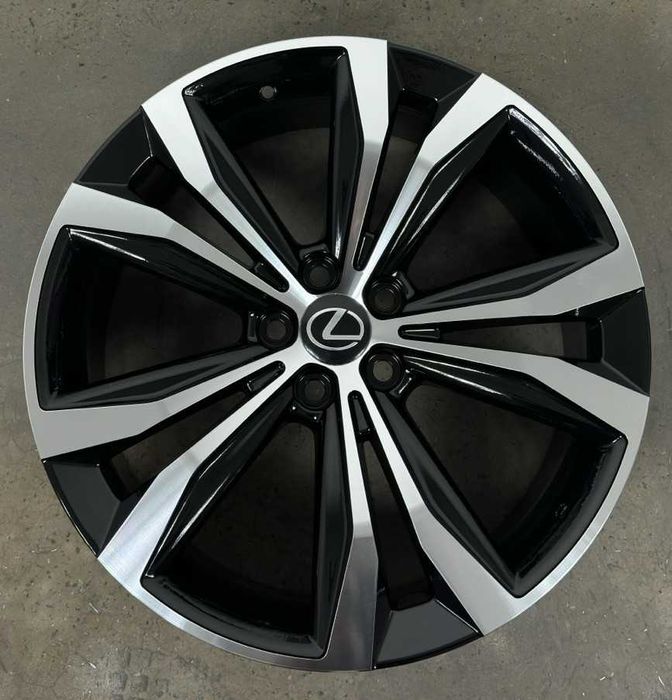 Новые диски 5*114.3 R20 на Lexus RX NX Toyota Venza Hightlander *