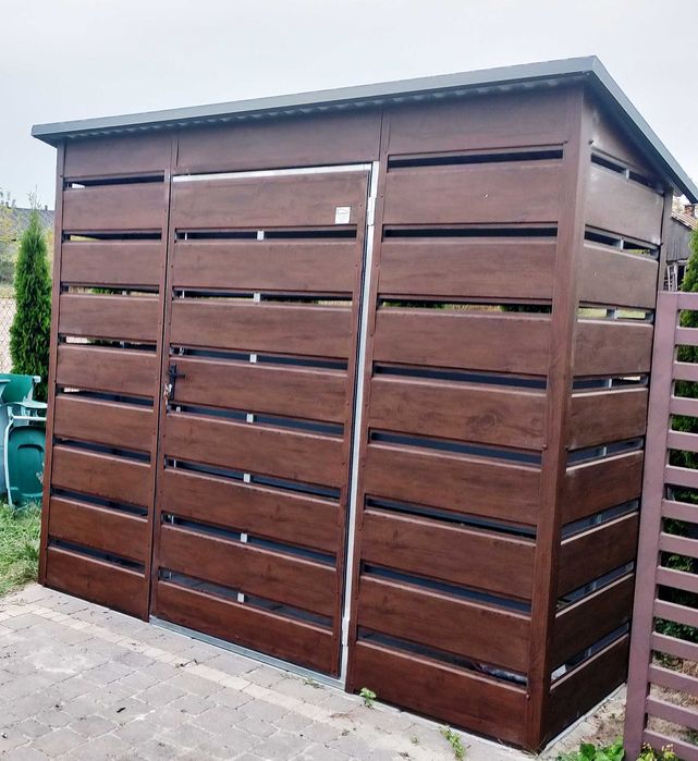 Wiata Śmietnikowa z Paneli w kolorze Drewnopodobnym