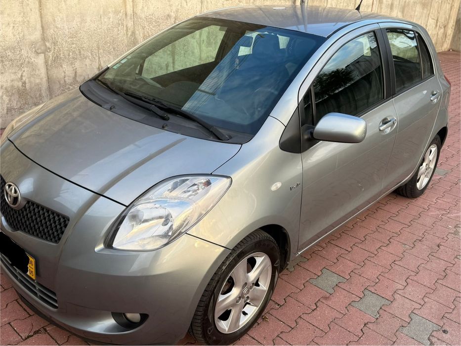 Toyota Yaris D-4D Automático