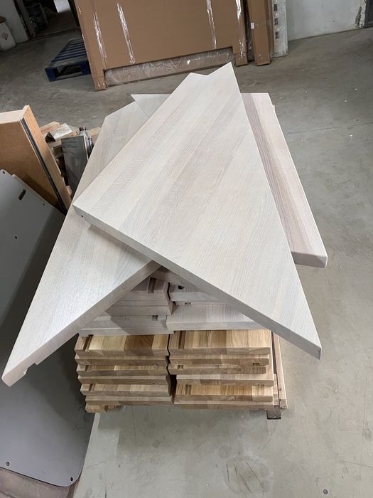 Trep z dębu. Schody dębowe. Schody na zamówienie. Blat dębowy