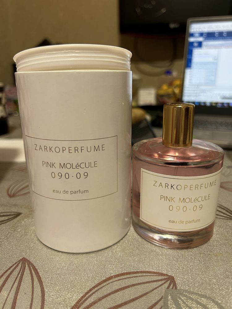 Pink Molecule 090.09 ZARKOPERFUME