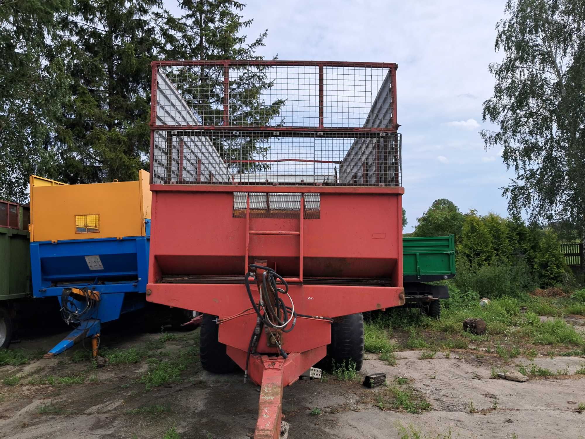 Rozrzutnik obornika przyczepa objętościowa