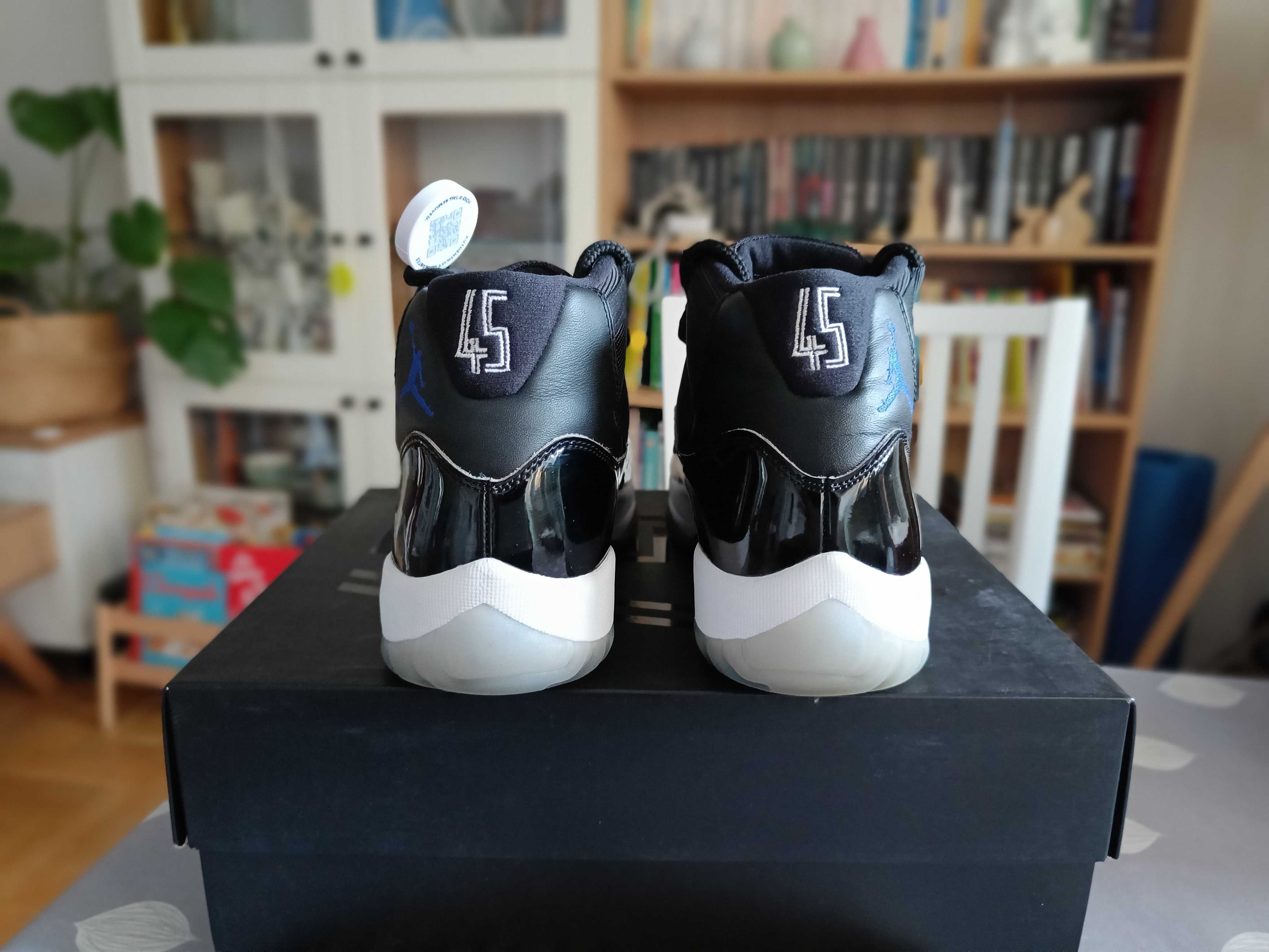 Buty Nike Air Jordan 11 Retro 'Space Jam' (2016) 42EUR