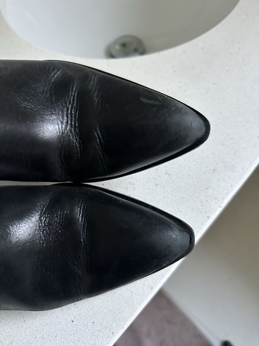 Botas em pele, pretas