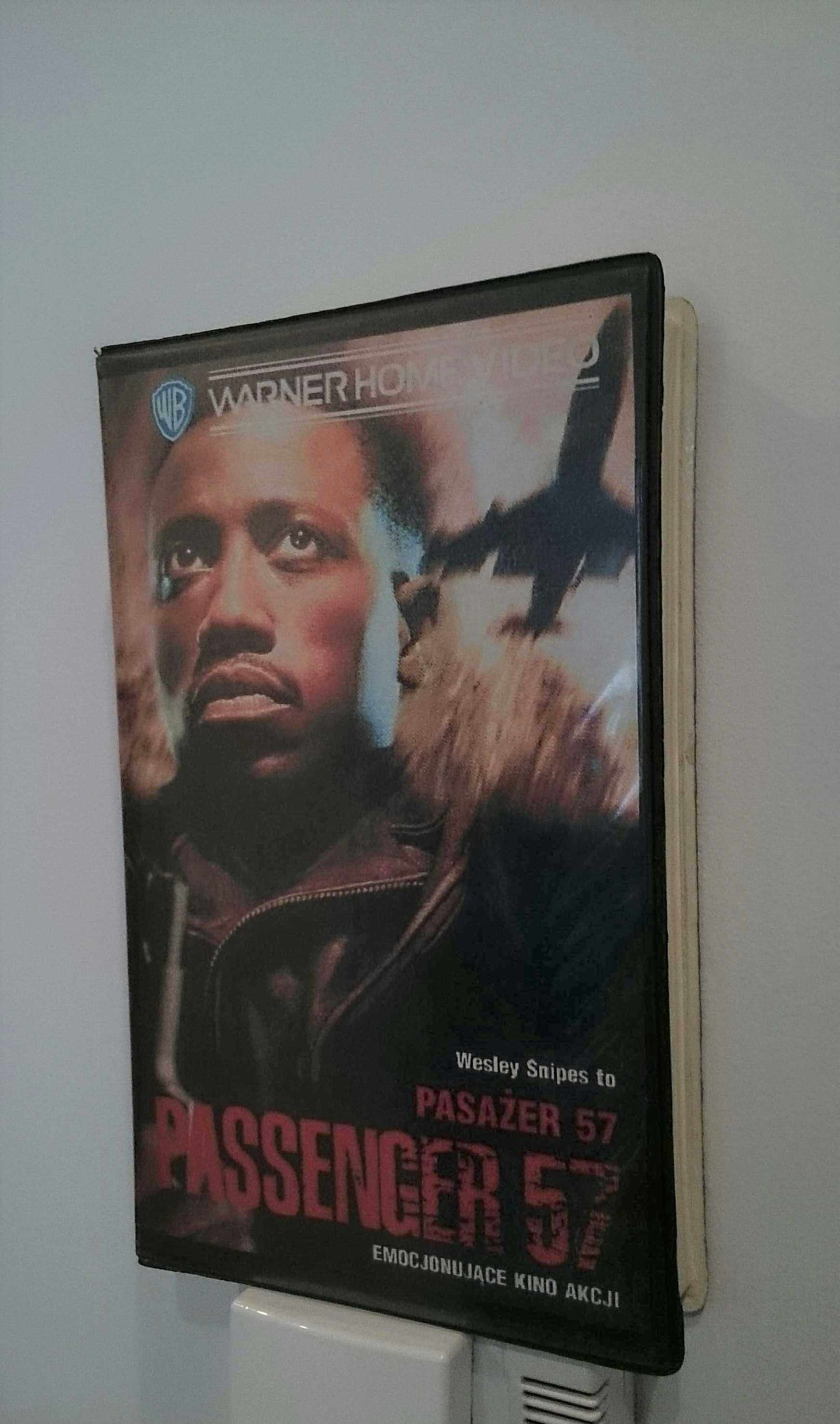 Nawiedzony Dom HORROR / Pasażer 57 - VHS Filmy Kasety HIT Lektor