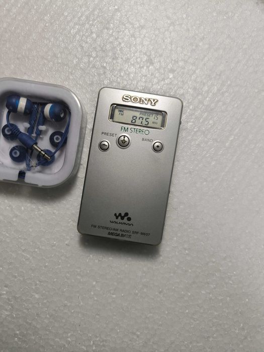 Радіоприймачі Sony SRF-M607, ICF-P26