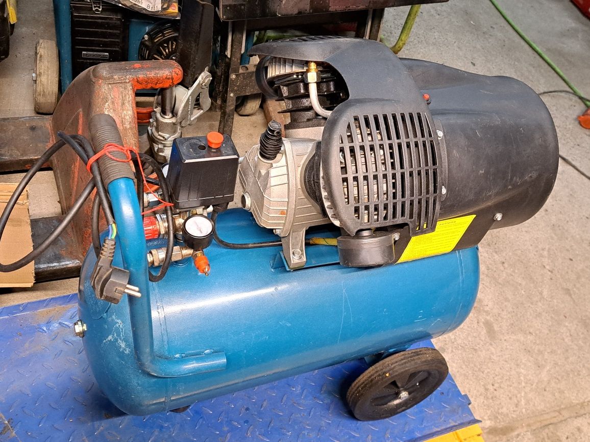Kompresor olejowy 2 cylindrowy 3kM