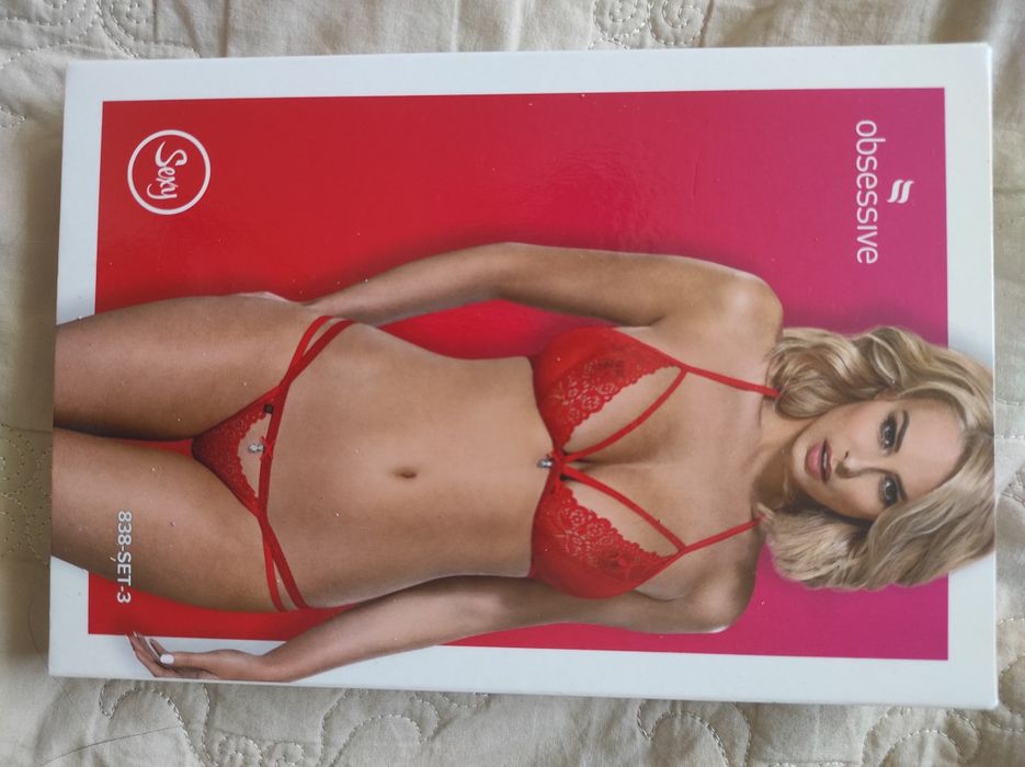 Czerwony set bielizny