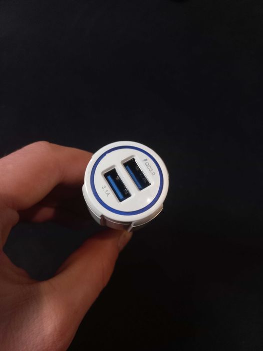 Mocna i szybka ładowarka samochodowa