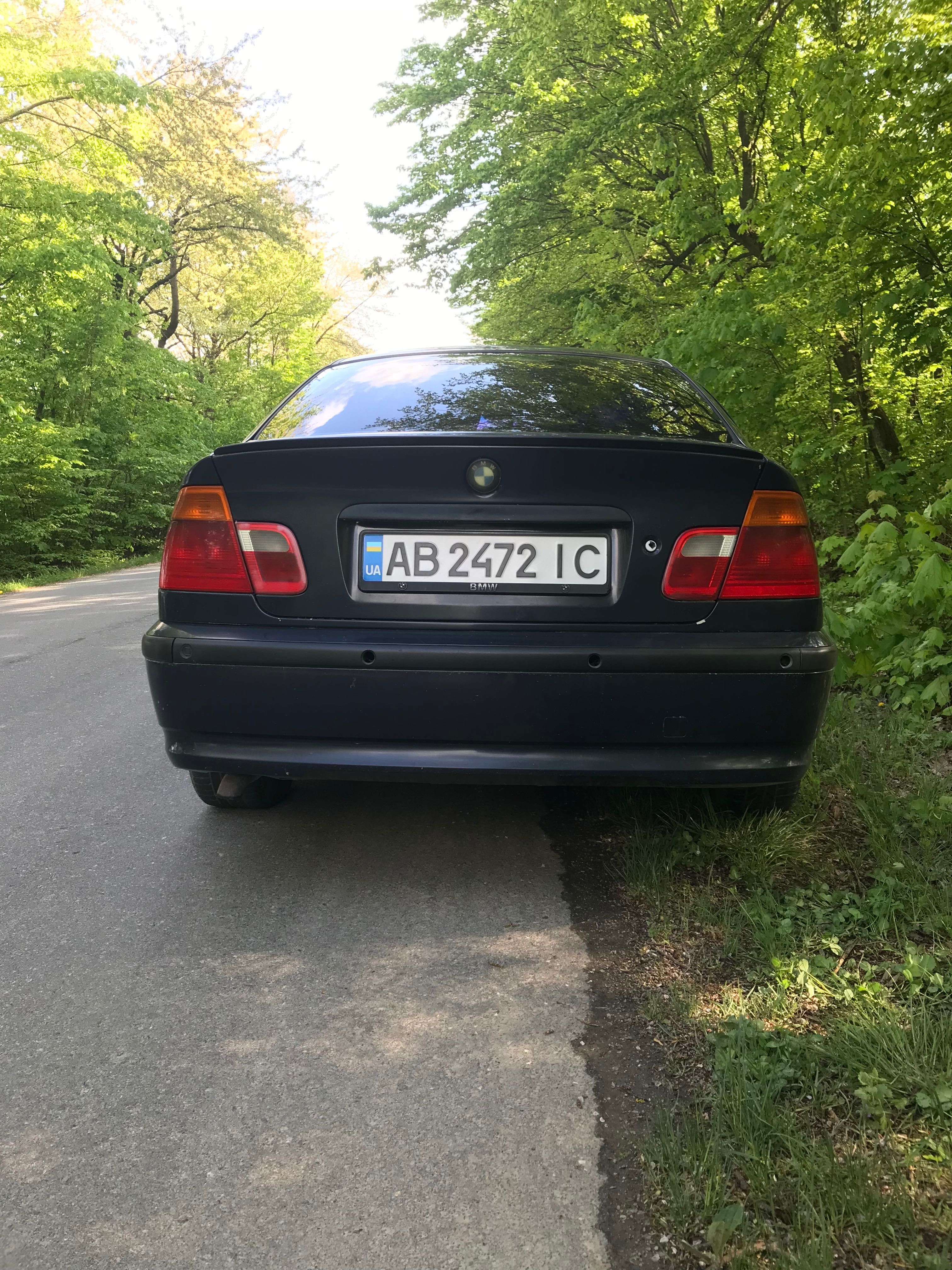 Машина BMW e46 2001 року