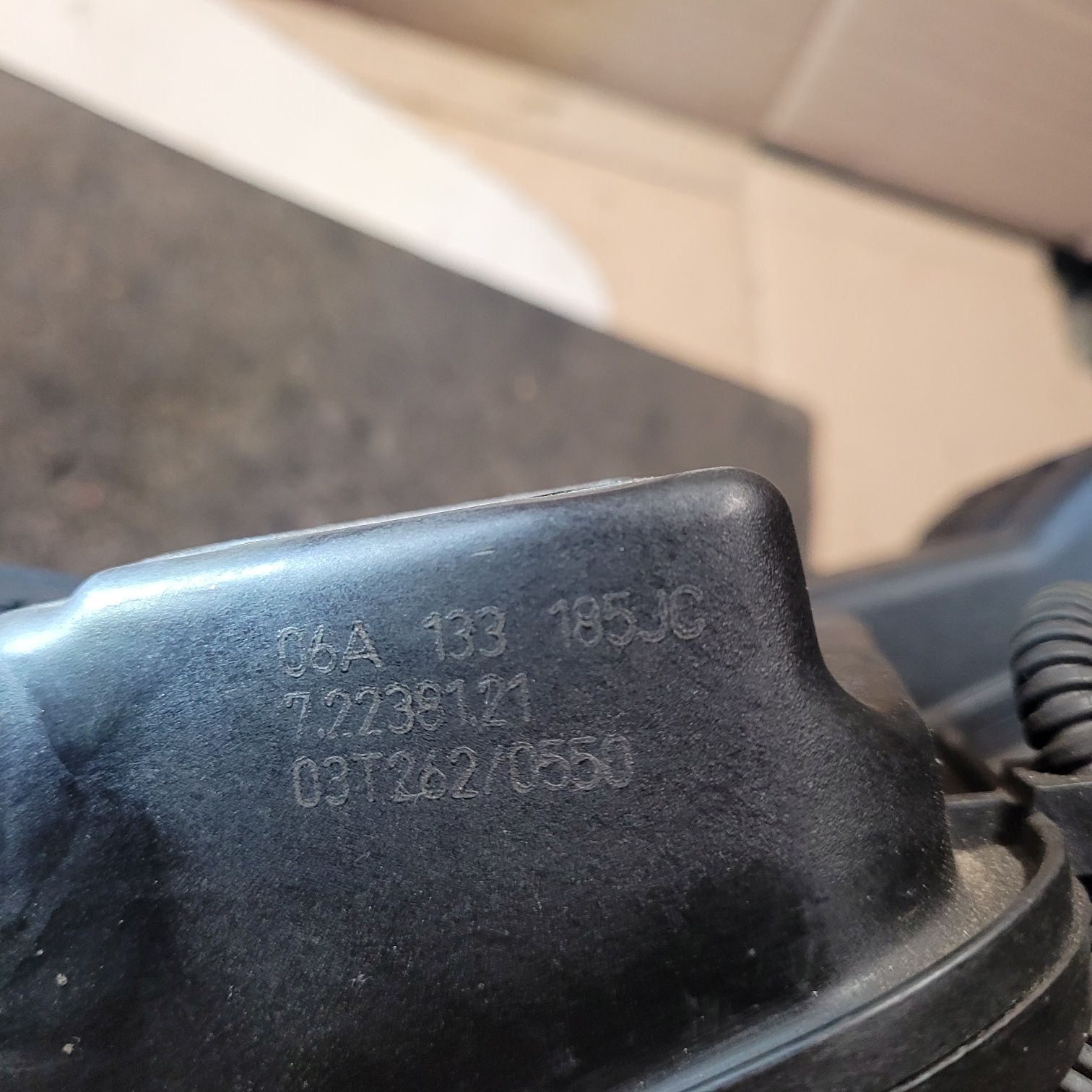 Kolektor ssący dolotowy audi a3 8p 1.6MPI benzyna 2004r BGU