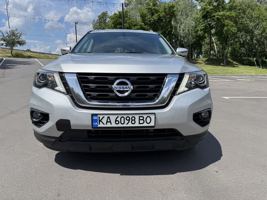 Nissan Pathfinder 2017 року на 4х4