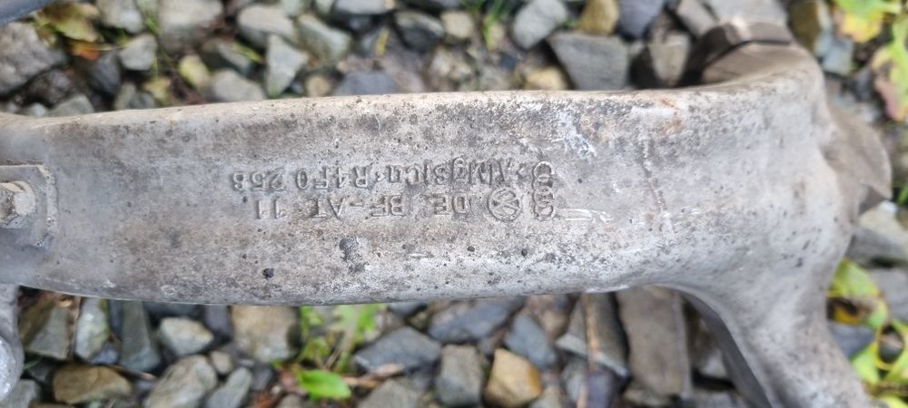 Audi A6 C6 Allroad Zwrotnice Przód