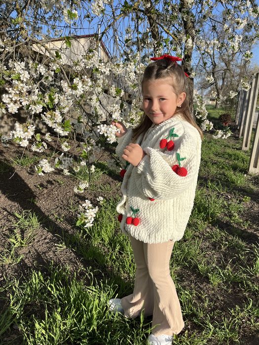 Плюшевий вʼязаний кардиган