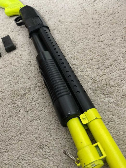 Airsoft Shotgun + 2 Carregadores