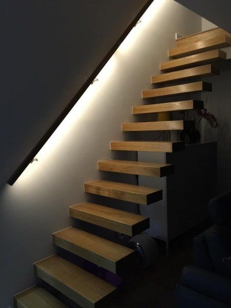 Schody półkowe metalowe