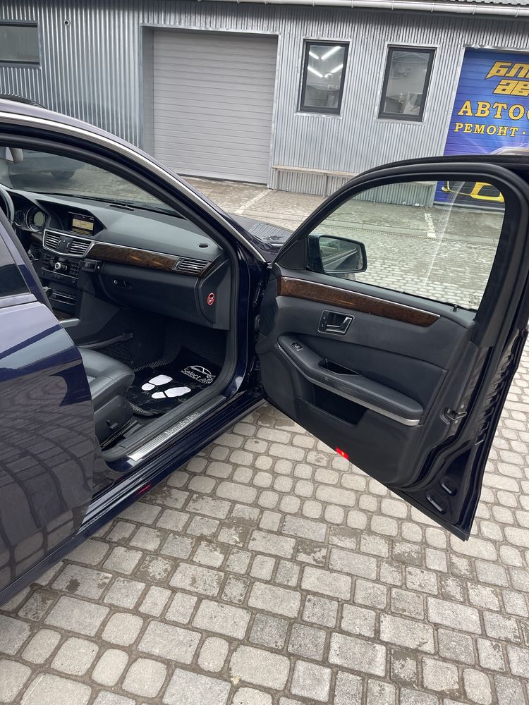 Продам mercedes e 212 2011