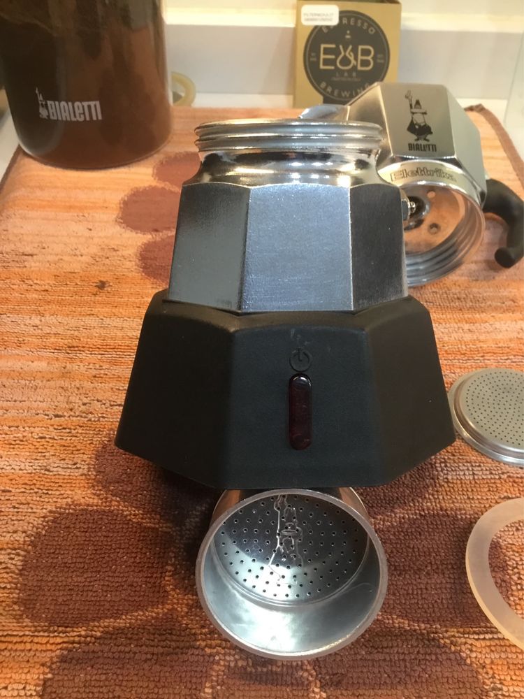 Cafeteira Italiana Bialetti Moka Elettrika (2 chávenas)